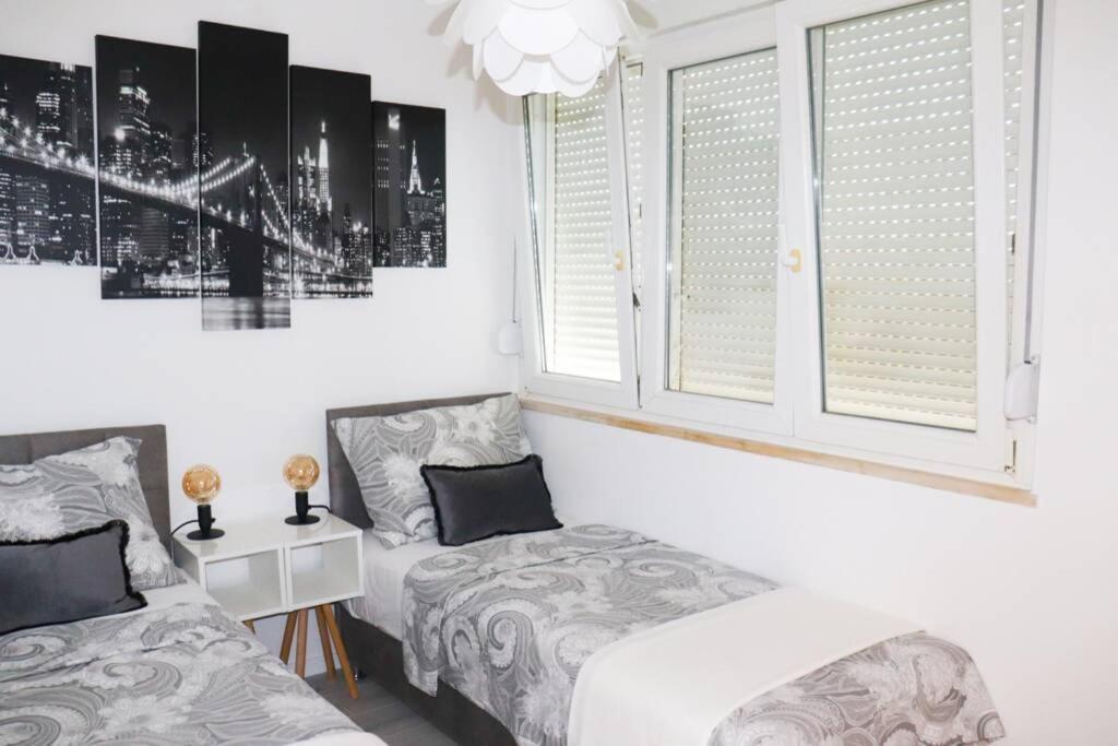 New! Top Apartment, Split View From Above Exterior photo