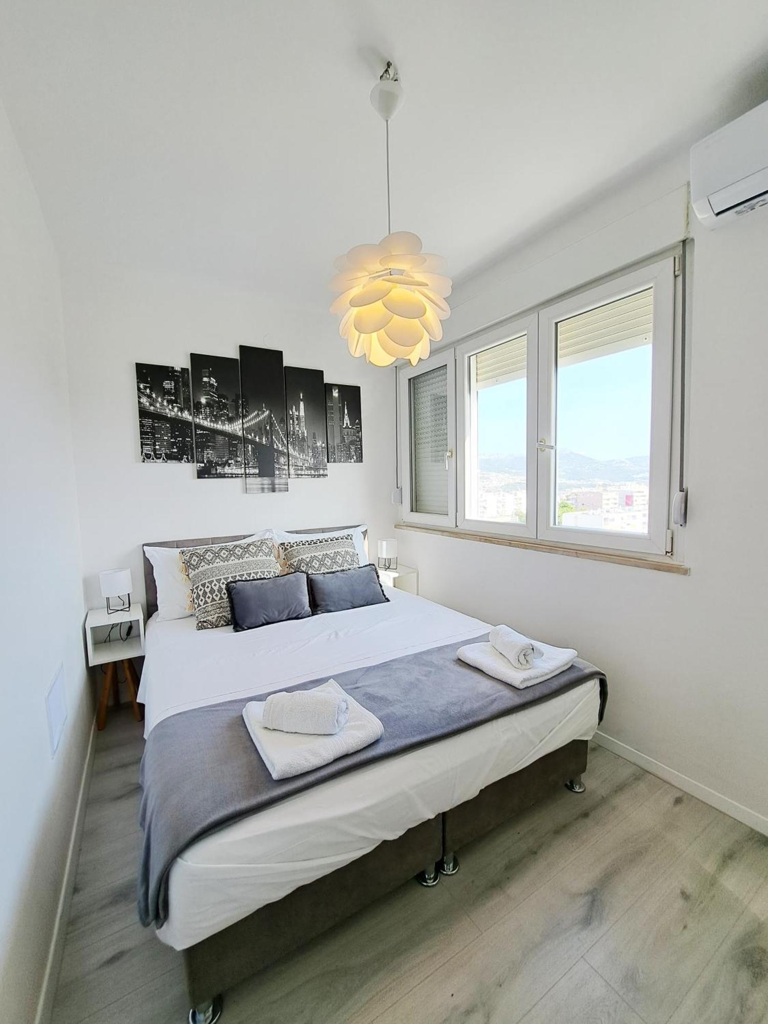 New! Top Apartment, Split View From Above Exterior photo
